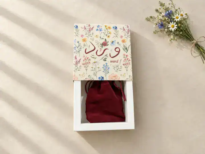توزيعة مواليد بنات بوكس درج ورود ملونة